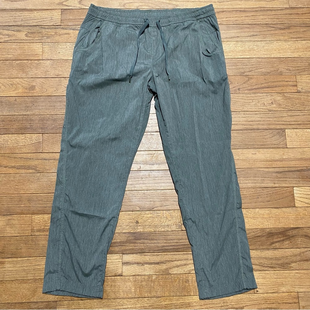 Eddie Bauer Women’s Green Charcoal-Textured Jogger Hiking Pants